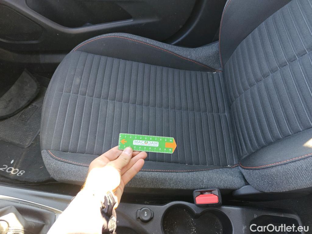  Peugeot  2008 PEUGEOT  / 2019 / 5P / todoterreno Active Puretech 100 S&S BVM6 #18