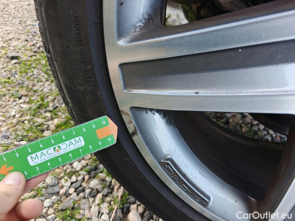  Mercedes  GLA MERCEDES-BENZ Clase  / 2017 / 5P / todoterreno  220 d #60