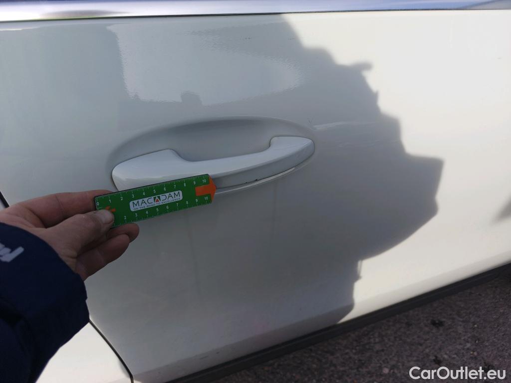  Mercedes  GLA MERCEDES-BENZ  / 2020 / 5P / todoterreno  200 D #13