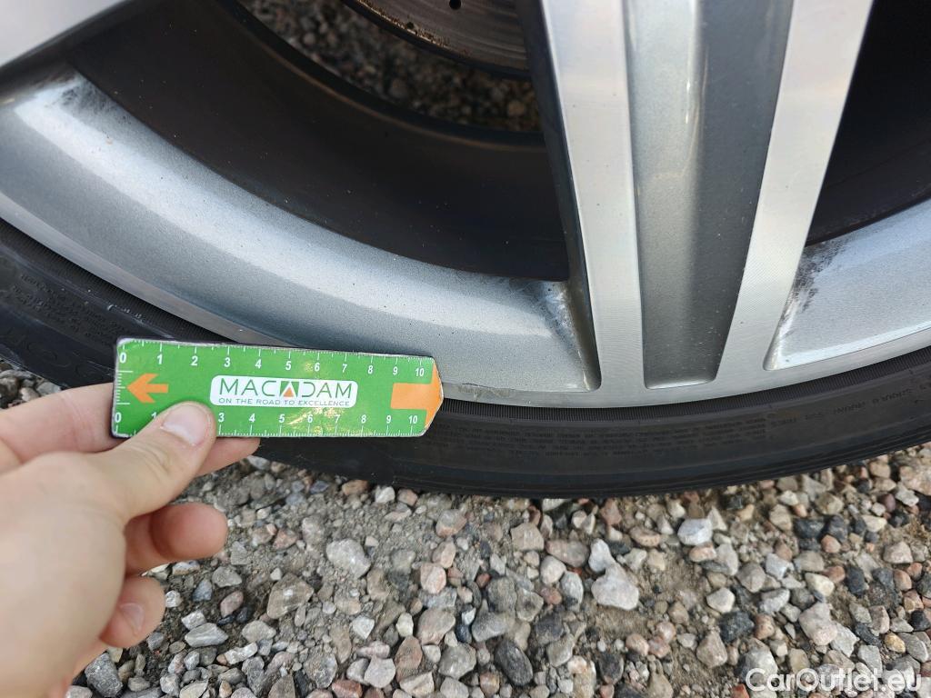  Mercedes  GLA MERCEDES-BENZ Clase  / 2017 / 5P / todoterreno  220 d #34