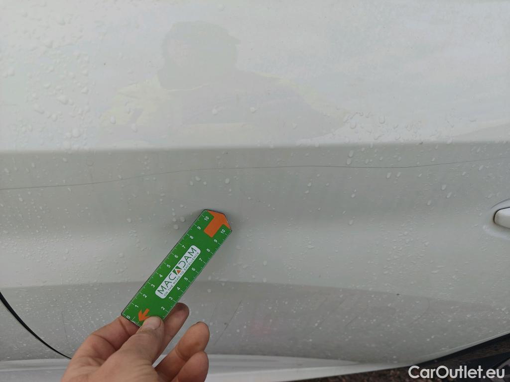  Peugeot  208 PEUGEOT e- / 2019 / 5P / berlina con portón Eléctrico Active #15