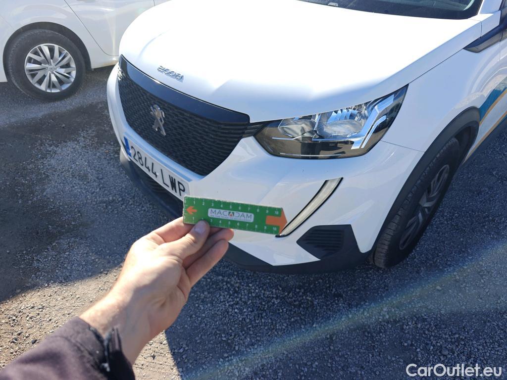  Peugeot  2008 PEUGEOT  / 2019 / 5P / todoterreno Active Puretech 100 S&S BVM6 #38