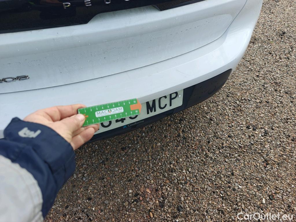  Peugeot  208 PEUGEOT e- / 2019 / 5P / berlina con portón Eléctrico Active #17