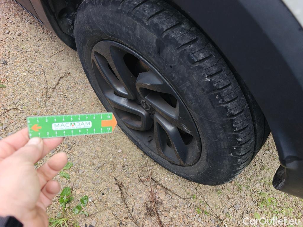  Opel  Crossland OPEL  X / 2017 / 5P / todoterreno 1.2 81kW Design Line 120 Aniversario S/S (CX) #12