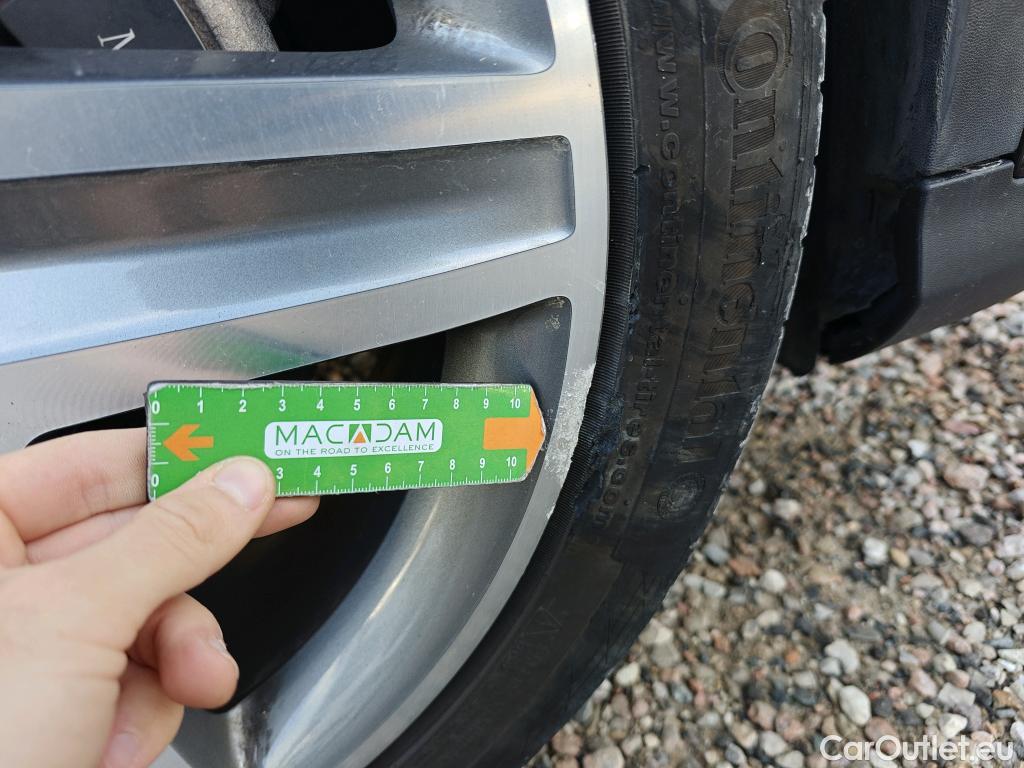  Mercedes  GLA MERCEDES-BENZ Clase  / 2017 / 5P / todoterreno  220 d #33