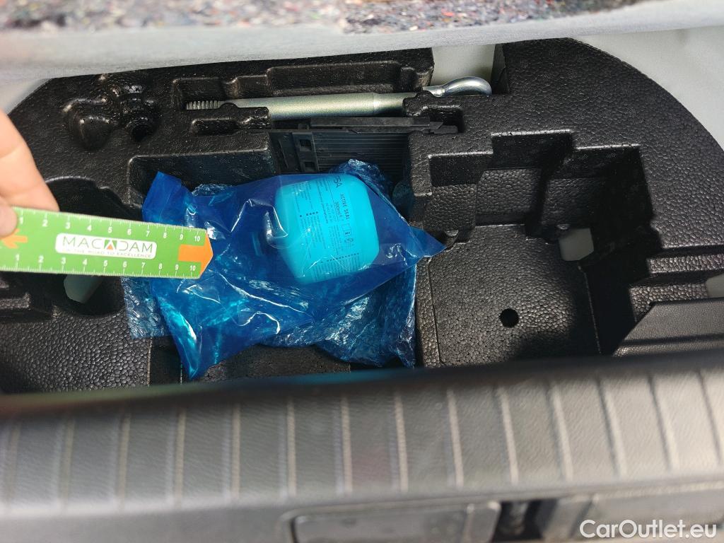  Peugeot  208 PEUGEOT e- / 2019 / 5P / berlina con portón Eléctrico Active #4