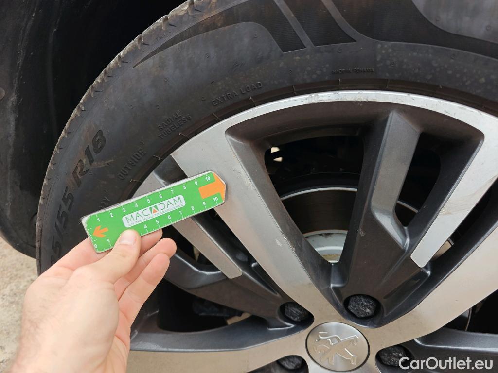  Peugeot  3008 PEUGEOT  Hybrid / 2020 / 5P / todoterreno 225 e-EAT8 Allure #18