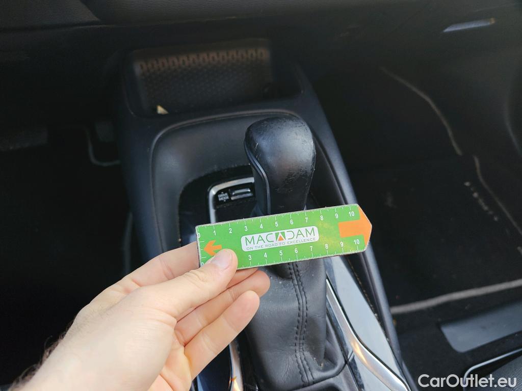  Toyota  Corolla TOYOTA  / 2019 / 5P / familiar 1.8 125H ACTIVE TECH E-CVT TOU SPORT #26