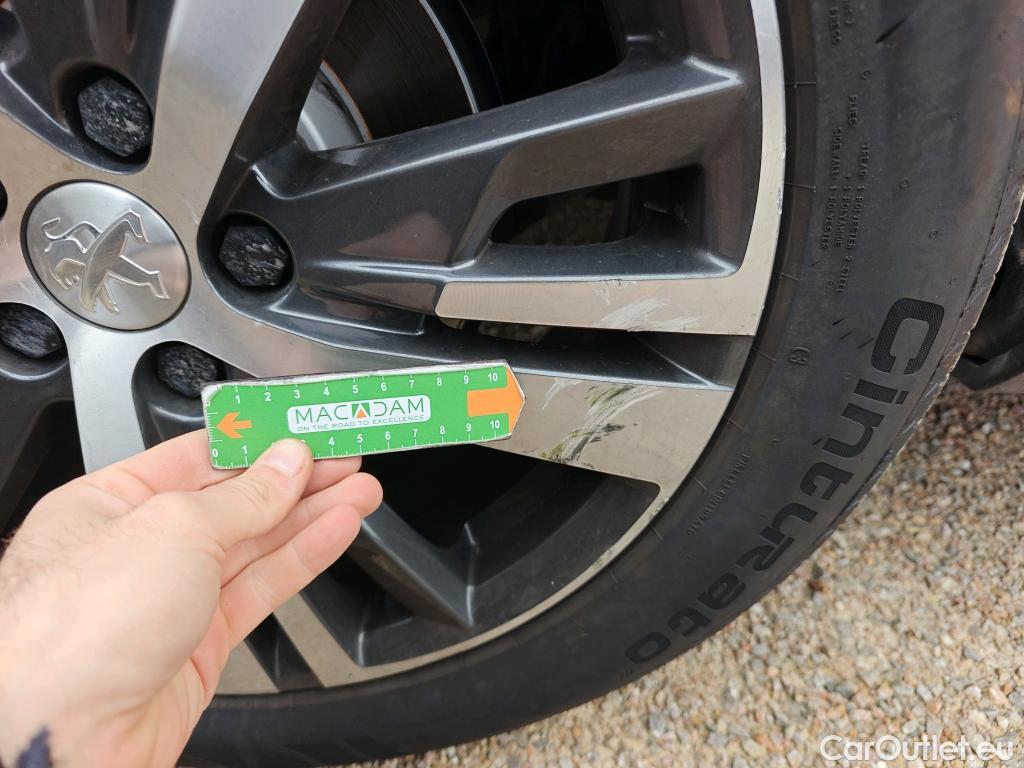  Peugeot  3008 PEUGEOT  Hybrid / 2020 / 5P / todoterreno 225 e-EAT8 Allure #16