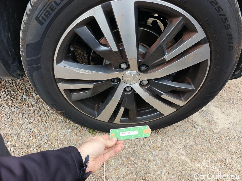  Peugeot  3008 PEUGEOT  Hybrid / 2020 / 5P / todoterreno 225 e-EAT8 Allure #5