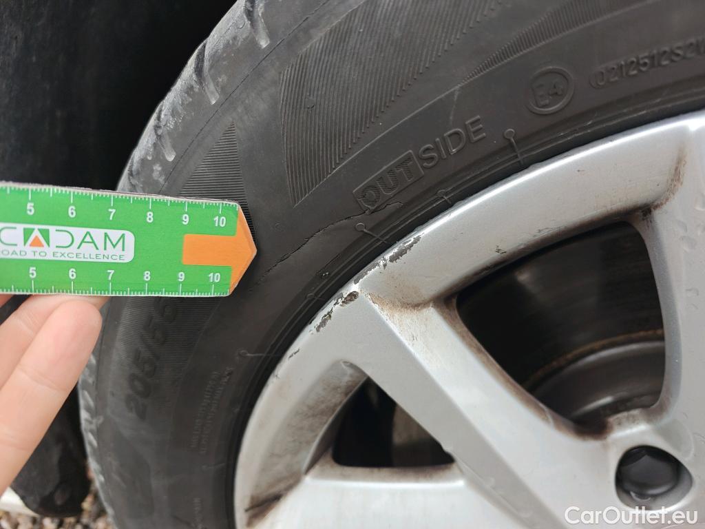  Seat  Leon  Sportstourer Style XL 2.0 TDI 115CV MT6 E6d #10