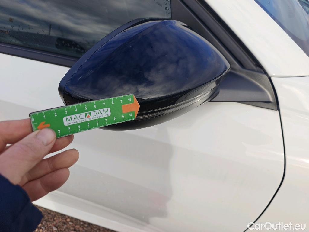  Peugeot  208 PEUGEOT e- / 2019 / 5P / berlina con portón Eléctrico Active #27