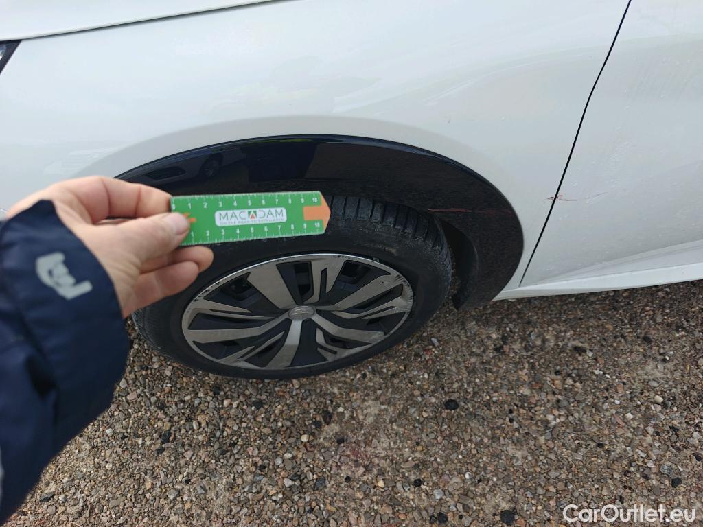  Peugeot  208 PEUGEOT e- / 2019 / 5P / berlina con portón Eléctrico Active #28