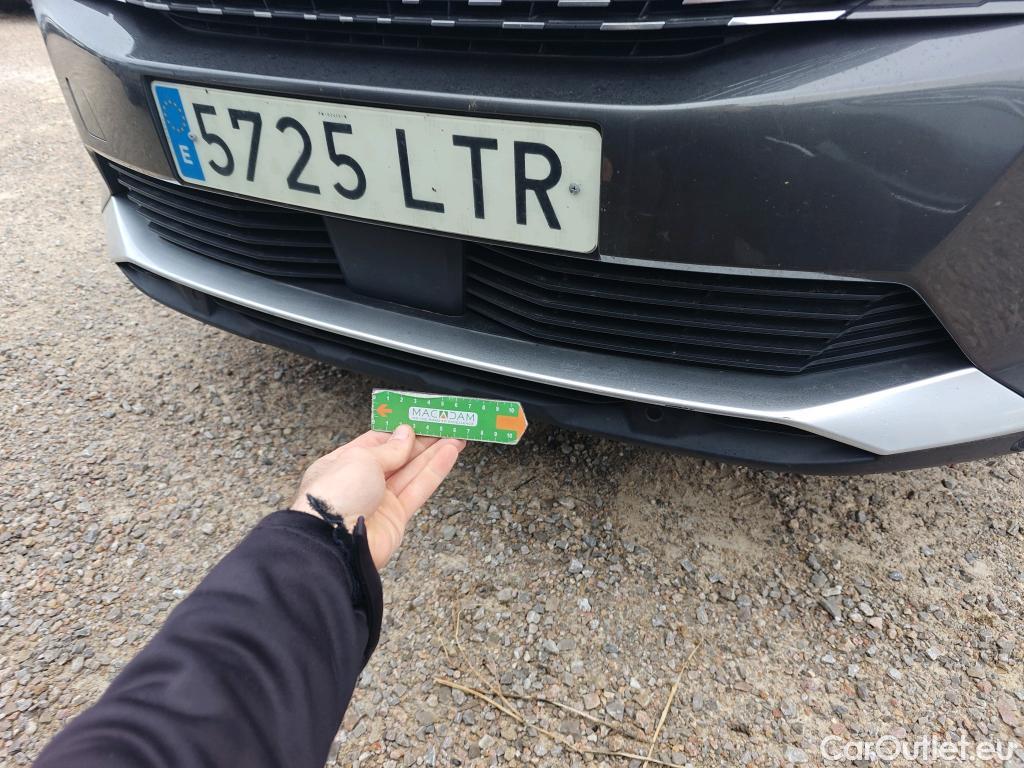  Peugeot  3008 PEUGEOT  Hybrid / 2020 / 5P / todoterreno 225 e-EAT8 Allure #33