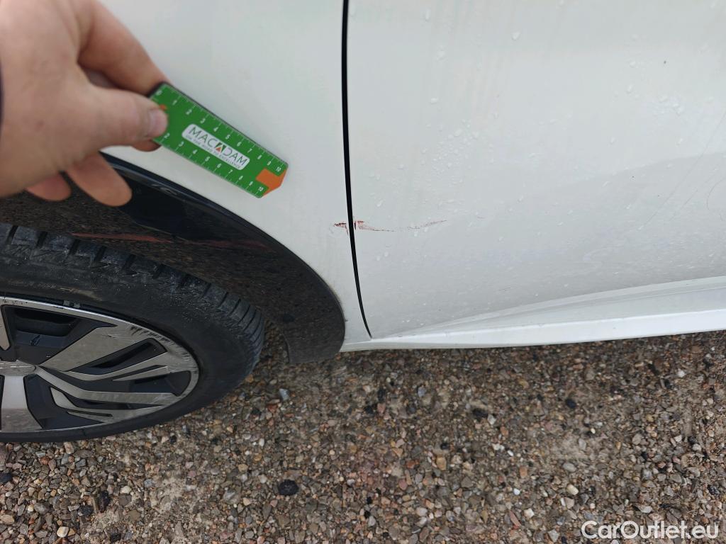  Peugeot  208 PEUGEOT e- / 2019 / 5P / berlina con portón Eléctrico Active #38