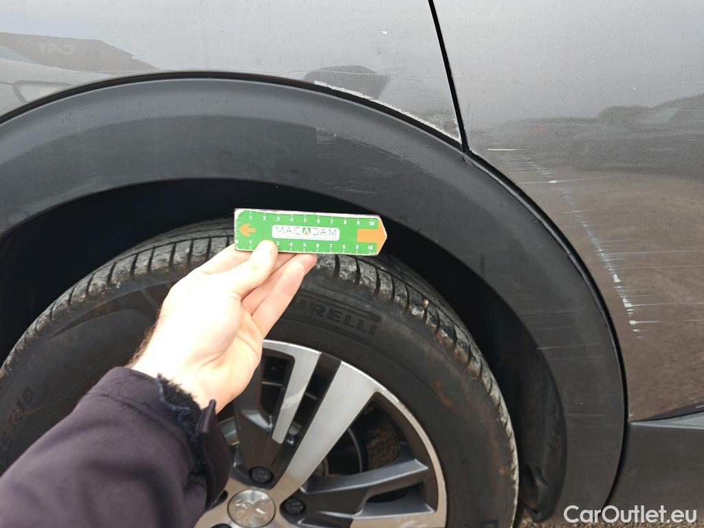  Peugeot  3008 PEUGEOT  Hybrid / 2020 / 5P / todoterreno 225 e-EAT8 Allure #50