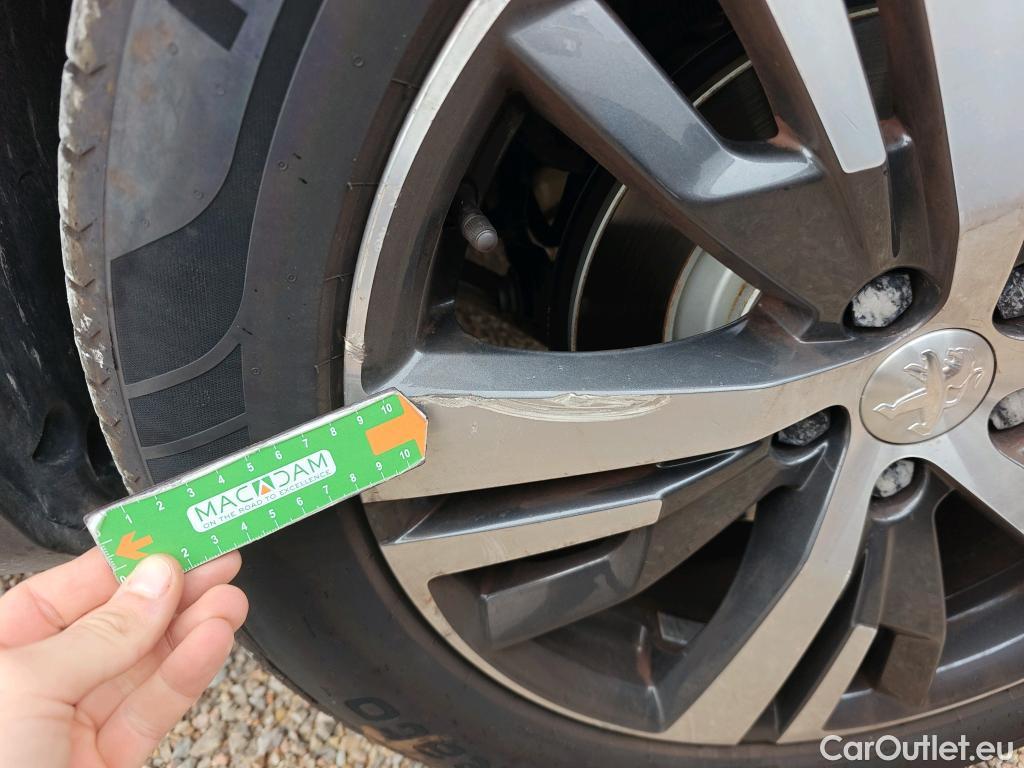  Peugeot  3008 PEUGEOT  Hybrid / 2020 / 5P / todoterreno 225 e-EAT8 Allure #6