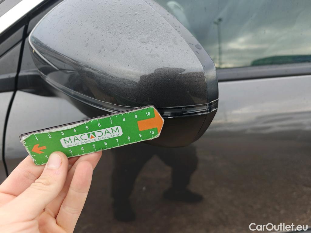  Peugeot  3008 PEUGEOT  Hybrid / 2020 / 5P / todoterreno 225 e-EAT8 Allure #60