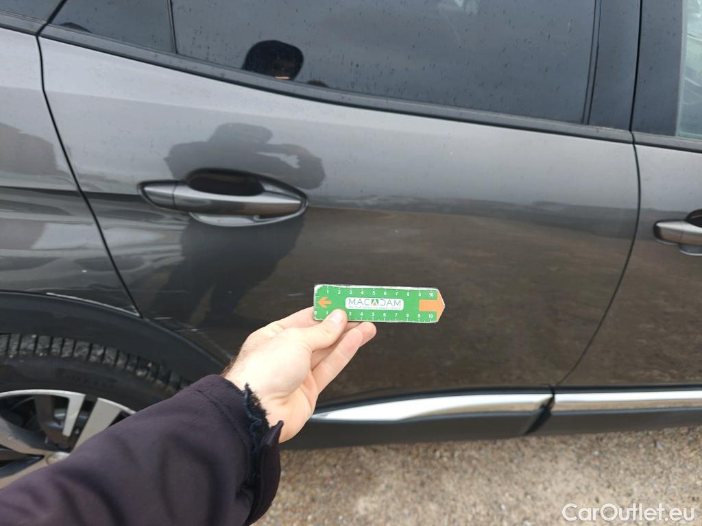  Peugeot  3008 PEUGEOT  Hybrid / 2020 / 5P / todoterreno 225 e-EAT8 Allure #1