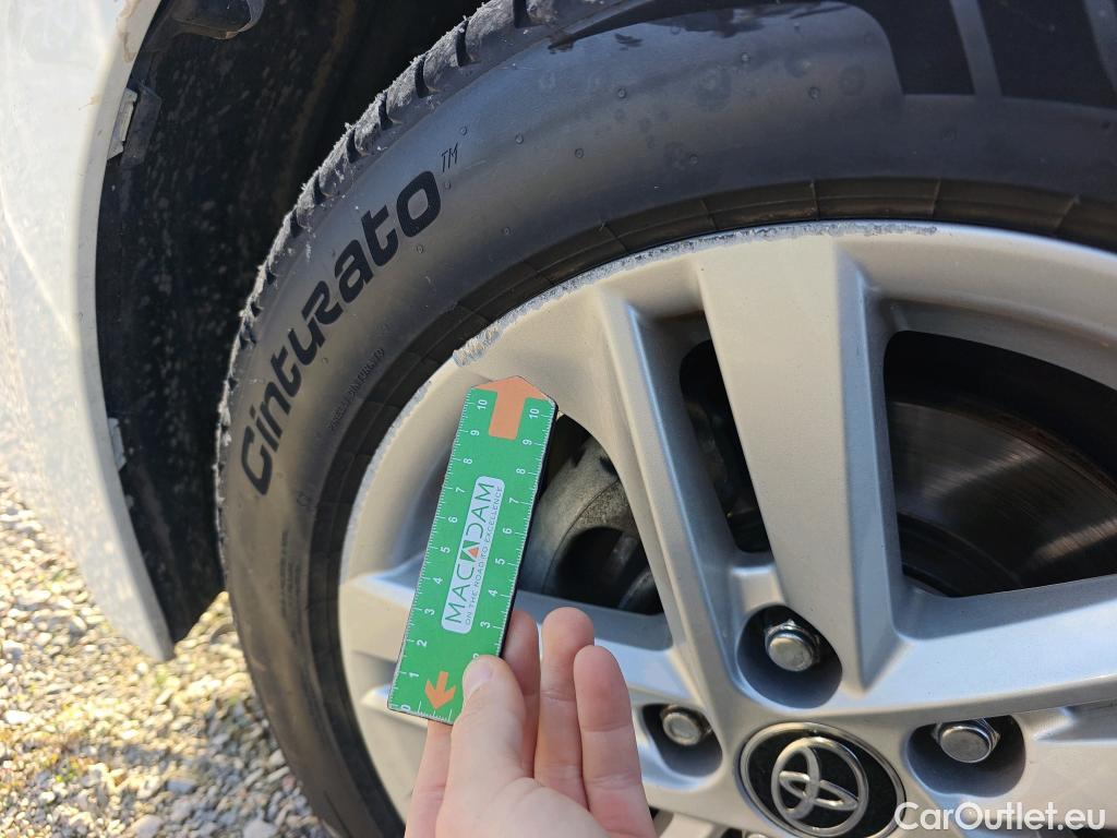  Toyota  Corolla TOYOTA  / 2019 / 5P / familiar 1.8 125H ACTIVE TECH E-CVT TOU SPORT #25