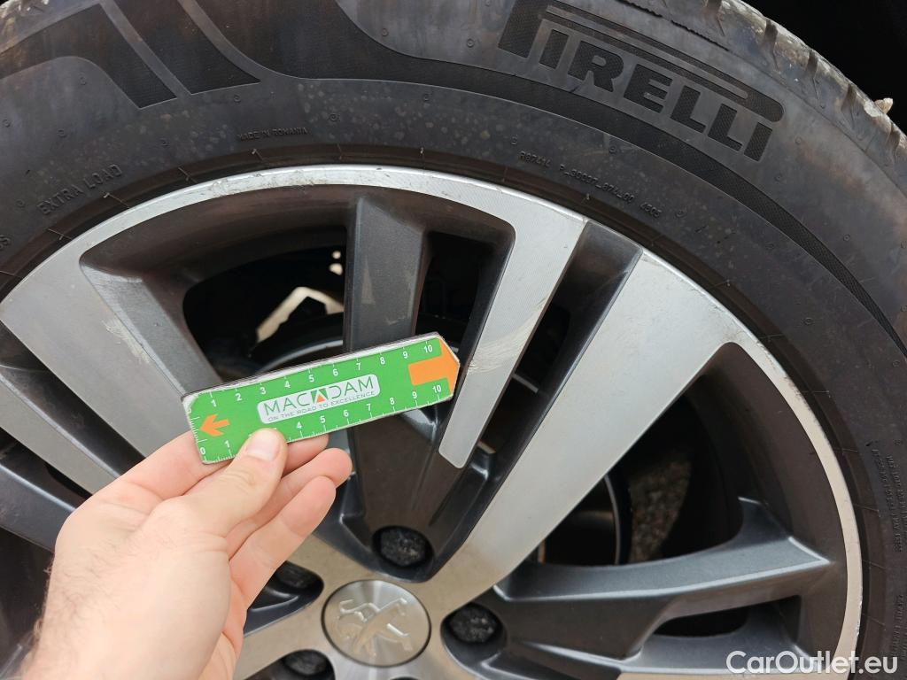  Peugeot  3008 PEUGEOT  Hybrid / 2020 / 5P / todoterreno 225 e-EAT8 Allure #17