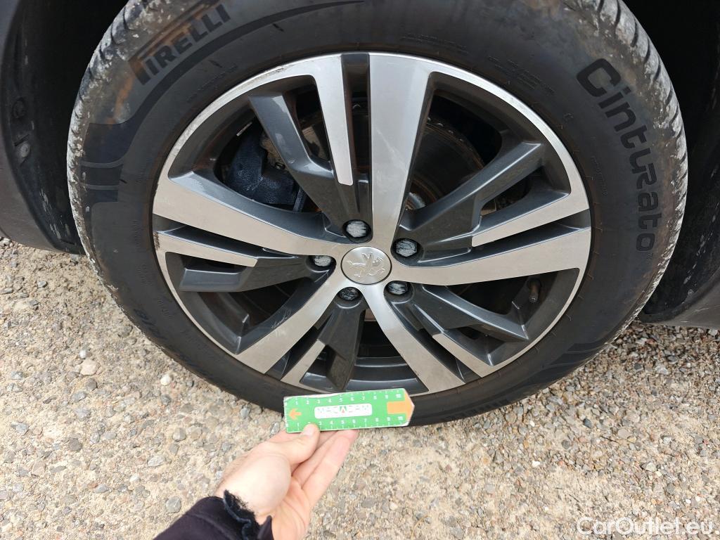  Peugeot  3008 PEUGEOT  Hybrid / 2020 / 5P / todoterreno 225 e-EAT8 Allure #12