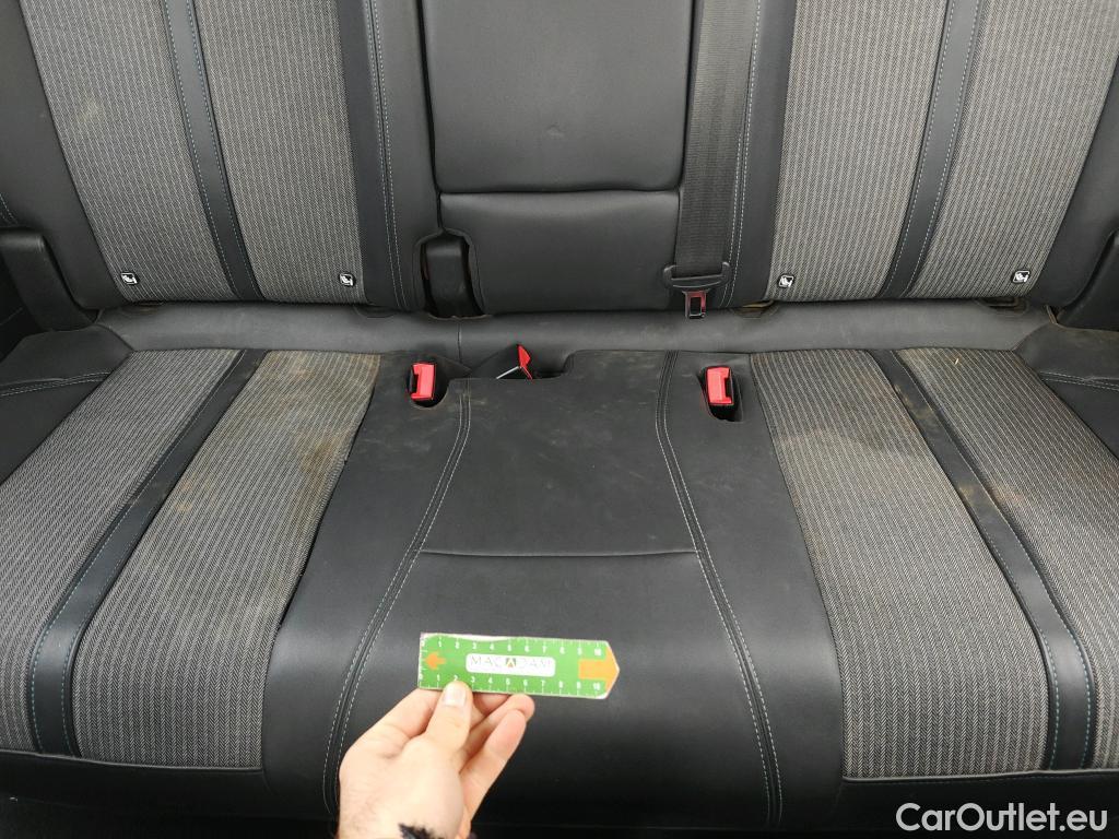  Peugeot  3008 PEUGEOT  Hybrid / 2020 / 5P / todoterreno 225 e-EAT8 Allure #31