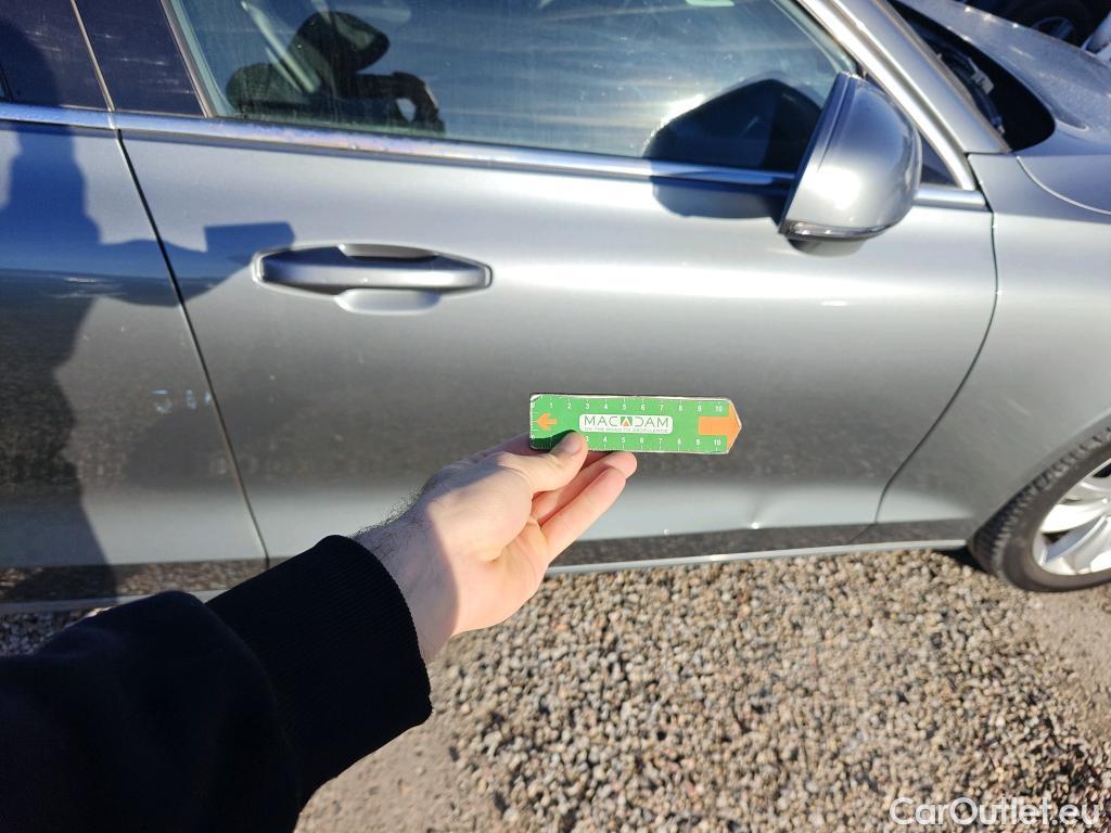  Volvo  V60 VOLVO  / 2018 / 5P / familiar 2.0 D3 Business Plus Auto (AC) #1