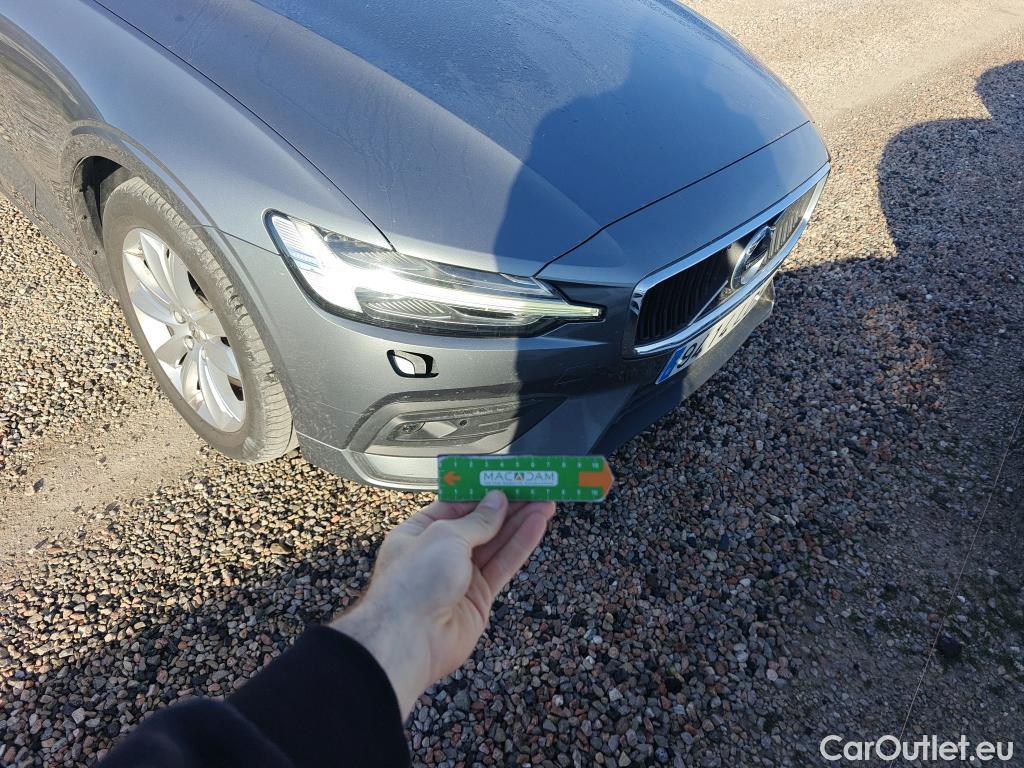  Volvo  V60 VOLVO  / 2018 / 5P / familiar 2.0 D3 Business Plus Auto (AC) #18