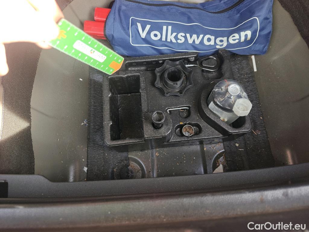  Volkswagen  Polo VOLKSWAGEN  / 2017 / 5P / berlina con portón United 1.0 TSI 70kW (95CV)(SP) #8