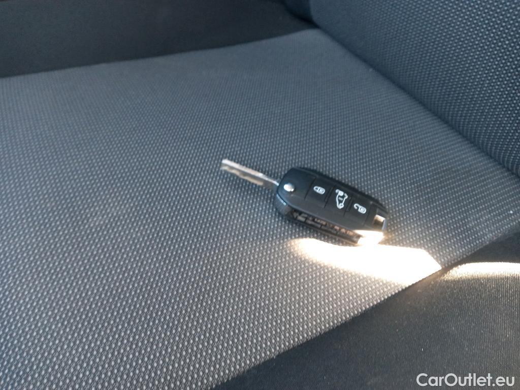  Citroen  Berlingo CITROEN  / 2018 / 4P / monovolumen compacto Talla M BlueHDi 100 S&S LIVE PACK #5