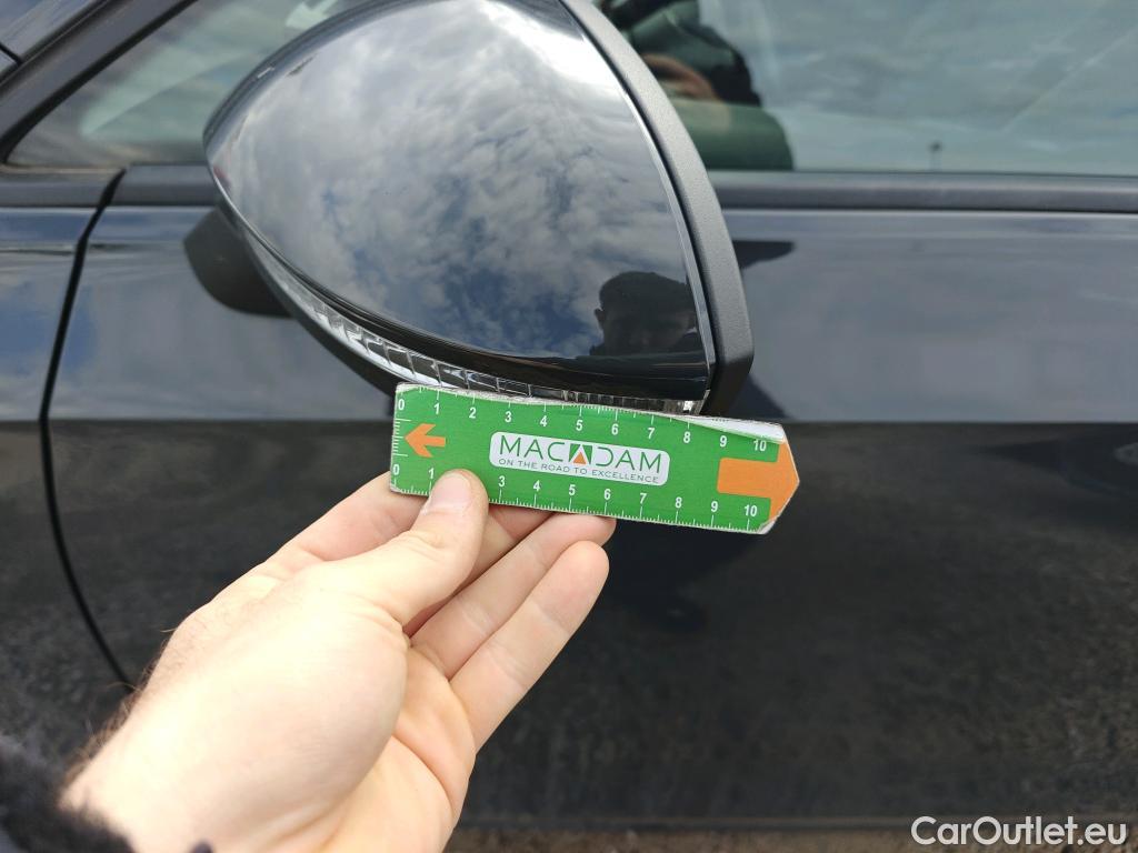  Volkswagen  Golf  VOLKSWAGEN / 2020 / 5P / berlina con portón Life 2.0 TDI 85kW (115CV) #26