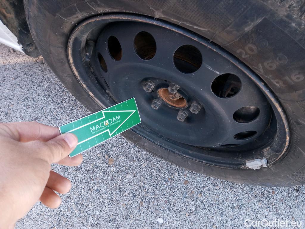  Citroen  Berlingo CITROEN  / 2018 / 4P / monovolumen compacto Talla M BlueHDi 100 S&S LIVE PACK #23