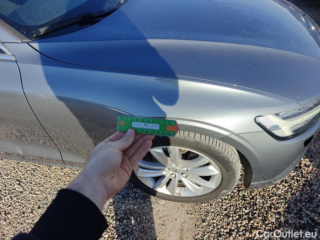  Volvo  V60 VOLVO  / 2018 / 5P / familiar 2.0 D3 Business Plus Auto (AC) #40