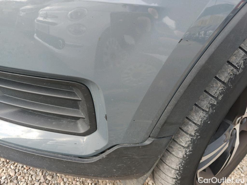  Volvo  XC 40 VOLVO XC40 / 2017 / 5P / todoterreno 2.0 D4 AWD R-Design Auto #24