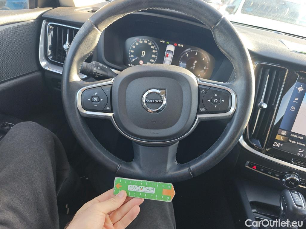  Volvo  V60 VOLVO  / 2018 / 5P / familiar 2.0 D3 Business Plus Auto (AC) #28