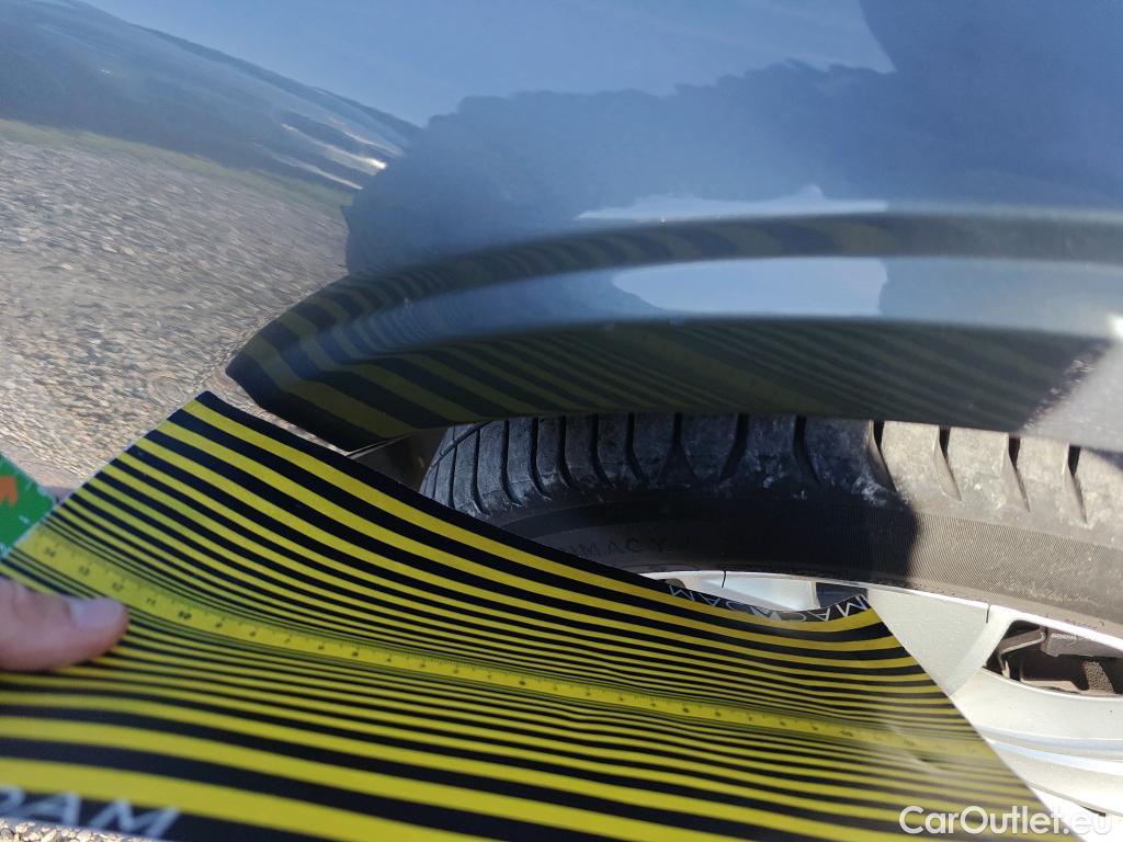  Volvo  V60 VOLVO  / 2018 / 5P / familiar 2.0 D3 Business Plus Auto (AC) #42