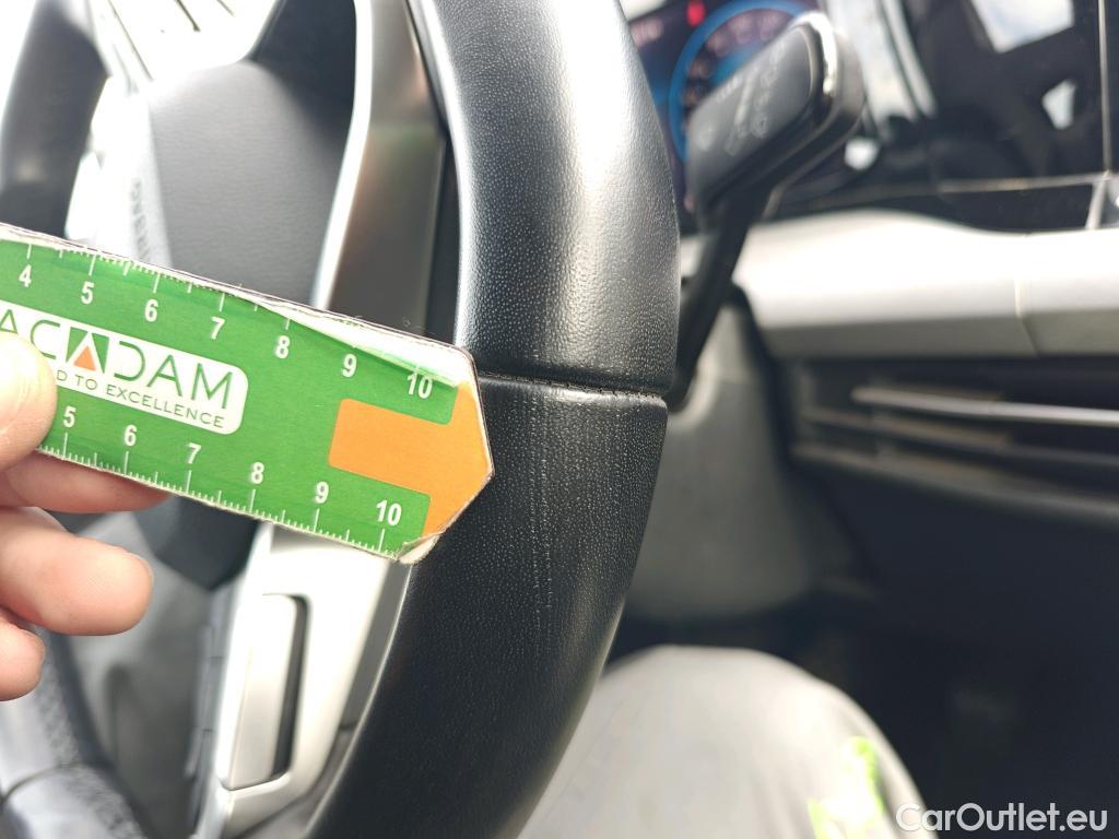  Volkswagen  Golf  VOLKSWAGEN / 2020 / 5P / berlina con portón Life 2.0 TDI 85kW (115CV) #16