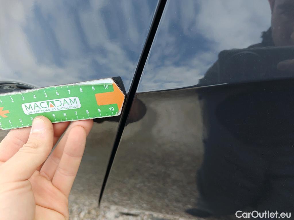  Volkswagen  Golf  VOLKSWAGEN / 2020 / 5P / berlina con portón Life 2.0 TDI 85kW (115CV) #29