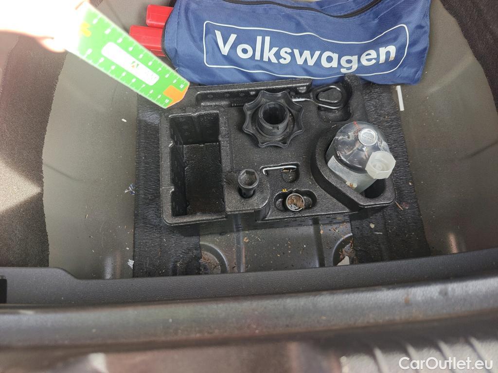  Volkswagen  Polo VOLKSWAGEN  / 2017 / 5P / berlina con portón United 1.0 TSI 70kW (95CV)(SP) #9