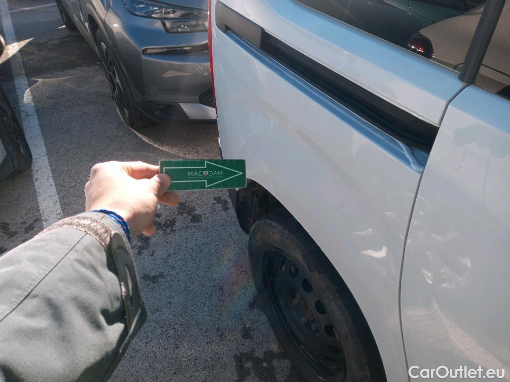  Citroen  Berlingo CITROEN  / 2018 / 4P / monovolumen compacto Talla M BlueHDi 100 S&S LIVE PACK #8