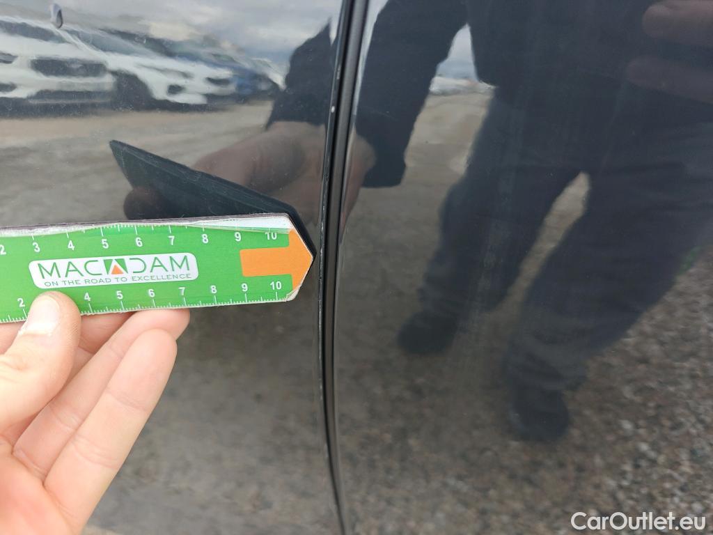  Volkswagen  Golf  VOLKSWAGEN / 2020 / 5P / berlina con portón Life 2.0 TDI 85kW (115CV) #12