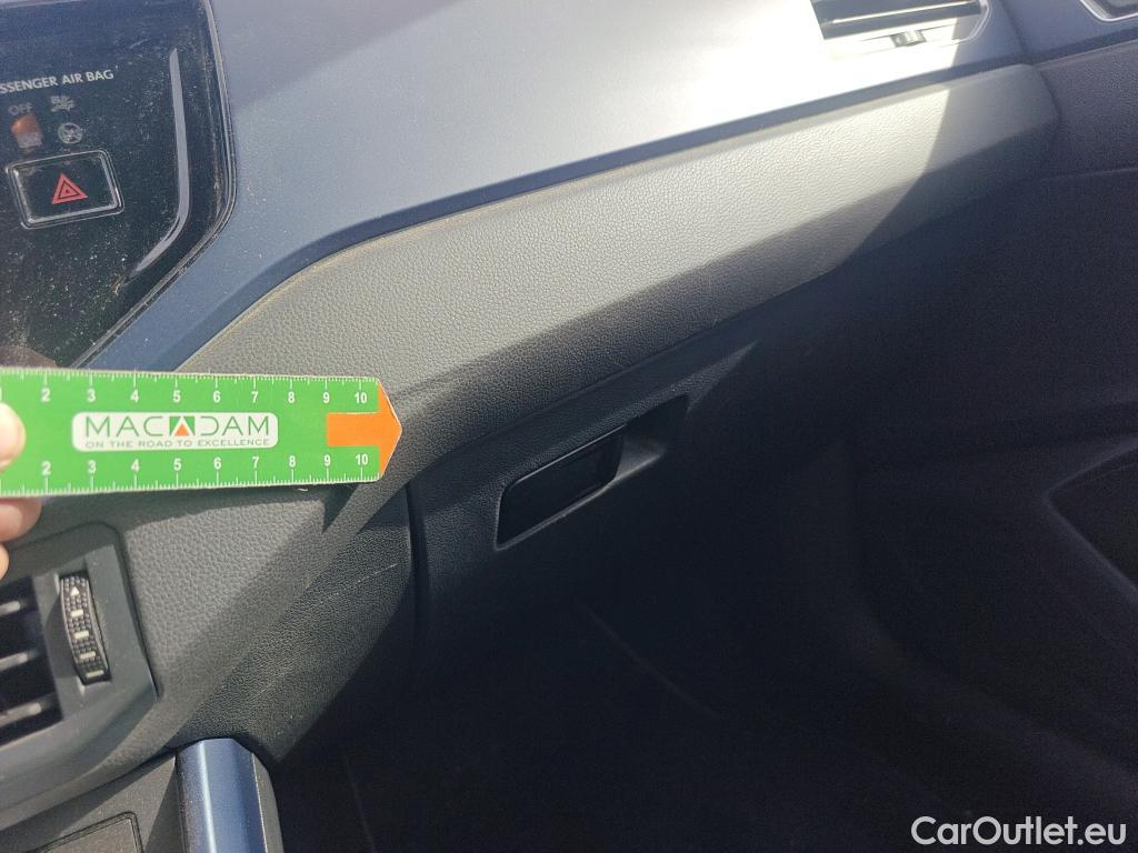  Volkswagen  Polo VOLKSWAGEN  / 2017 / 5P / berlina con portón United 1.0 TSI 70kW (95CV)(SP) #26