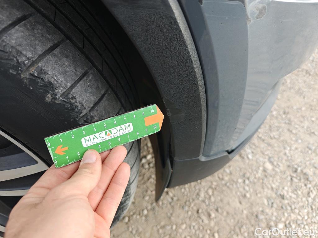  Volvo  XC 40 VOLVO XC40 / 2017 / 5P / todoterreno 2.0 D4 AWD R-Design Auto #30