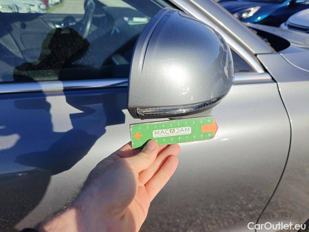  Volvo  V60 VOLVO  / 2018 / 5P / familiar 2.0 D3 Business Plus Auto (AC) #38