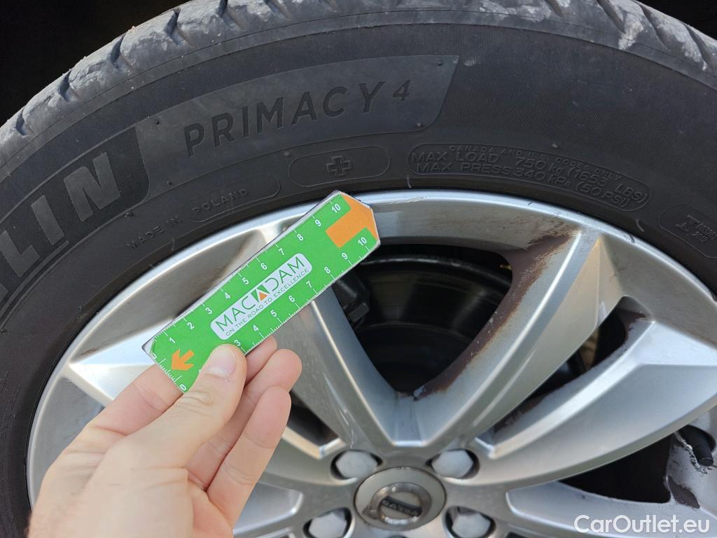  Volvo  V60 VOLVO  / 2018 / 5P / familiar 2.0 D3 Business Plus Auto (AC) #37