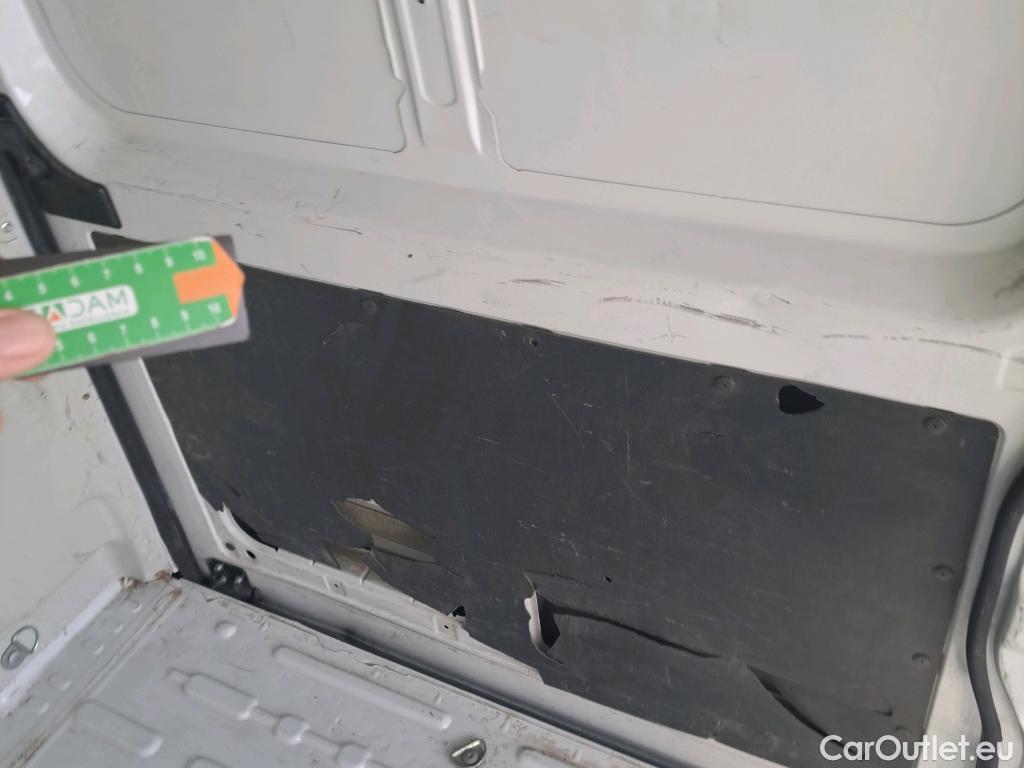  Fiat  Ducato FIAT  / 2014 / 4P / furgón 35 2.3 Multijet Furgón Largo Super Alto #23