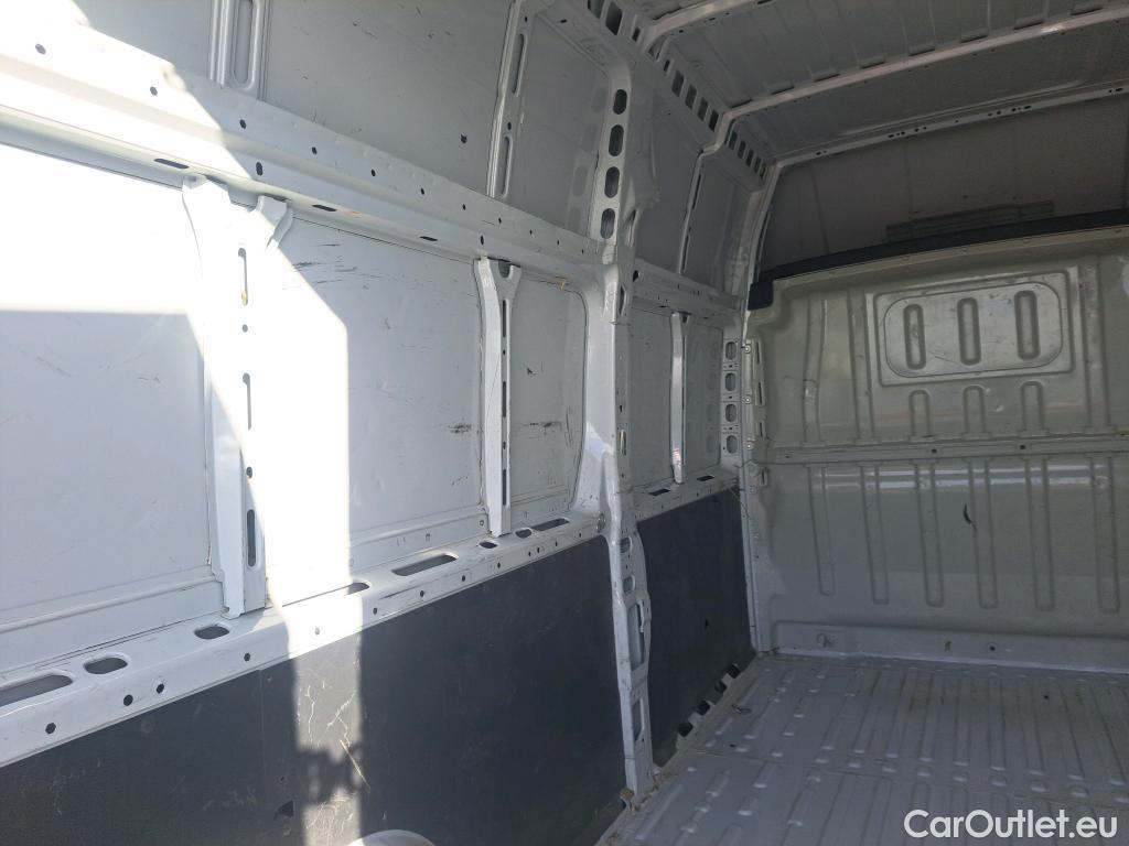  Fiat  Ducato FIAT  / 2014 / 4P / furgón 35 2.3 Multijet Furgón Largo Super Alto #17