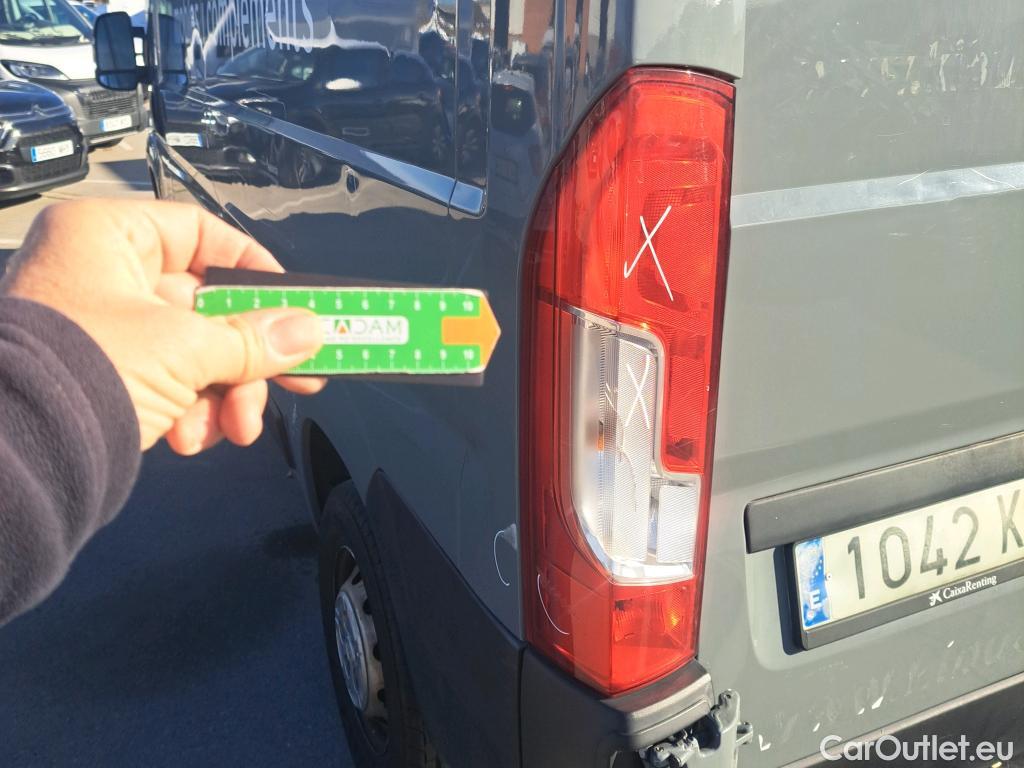  Fiat  Ducato FIAT  / 2014 / 4P / furgón 35 2.3 Multijet Furgón Largo Super Alto #15