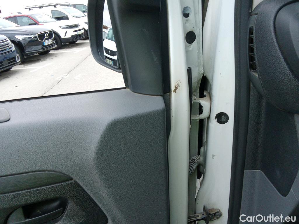  Citroen  Jumpy CITROEN  / 2016 / 4P / furgón Talla M BlueHDi 85KW (115CV) 6v Confort #19